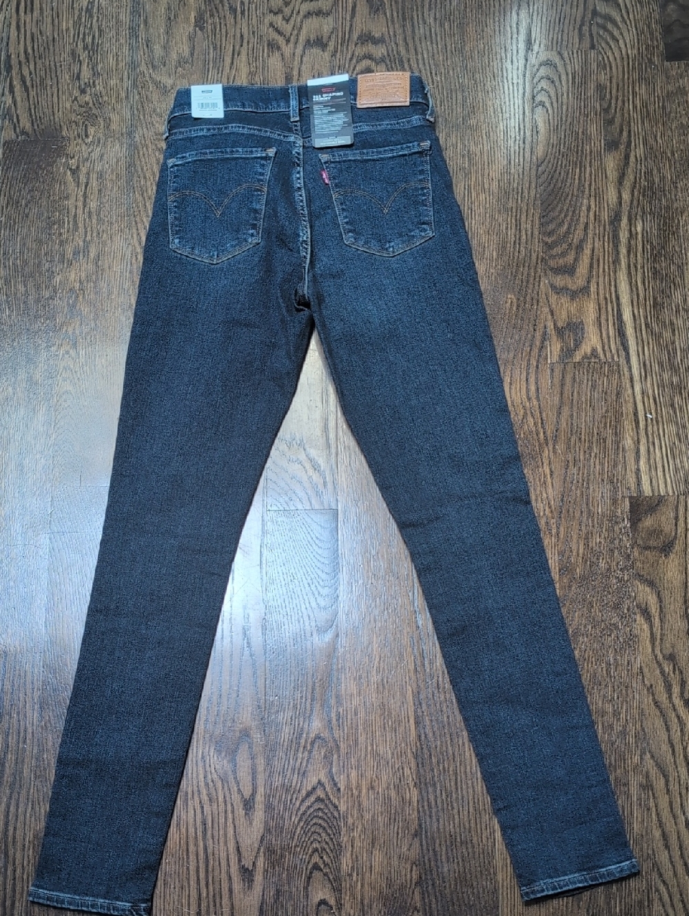 Levi's Dark Blue Denim skinny Jeans with Tan Stitching
